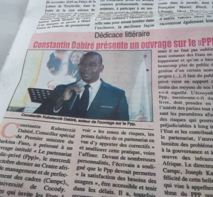 Dédicace littéraire de Constantin DABIRE sur son ouvrage le  « Partenariat Public-Privé » au CAMPC à Abidjan le 30 octobre 2019.