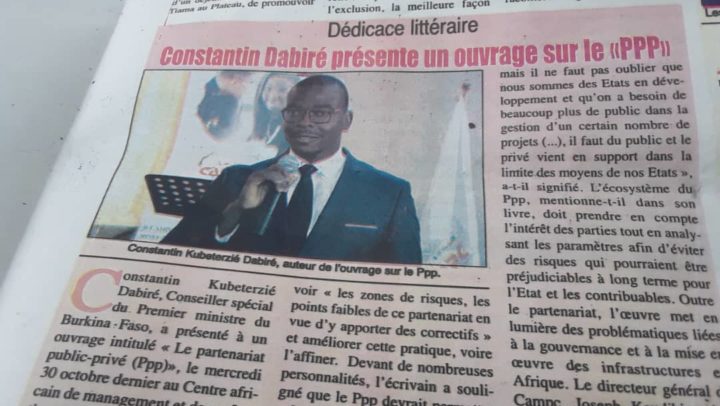 Dédicace littéraire de Constantin DABIRE sur son ouvrage le  « Partenariat Public-Privé » au CAMPC à Abidjan le 30 octobre 2019.